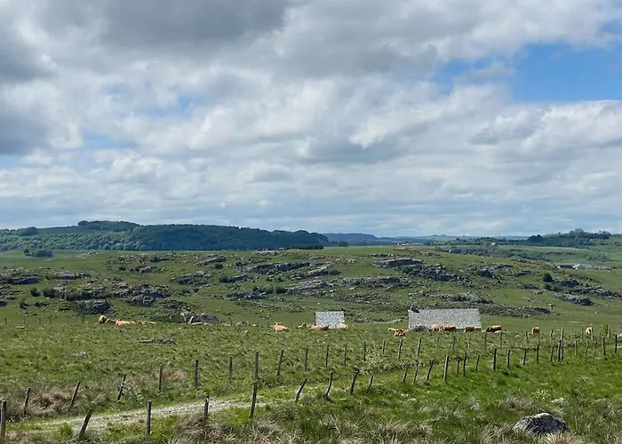 Buron Coeur D'aubrac Nyaraló Marchastel (Lozere)